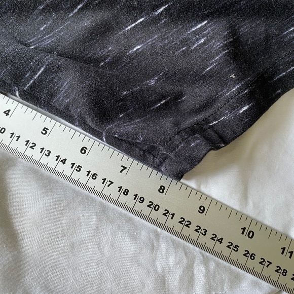 Sho Sho Women's Black / White Streaks Yoga Shorts Size 1X - Picture 5 of 9